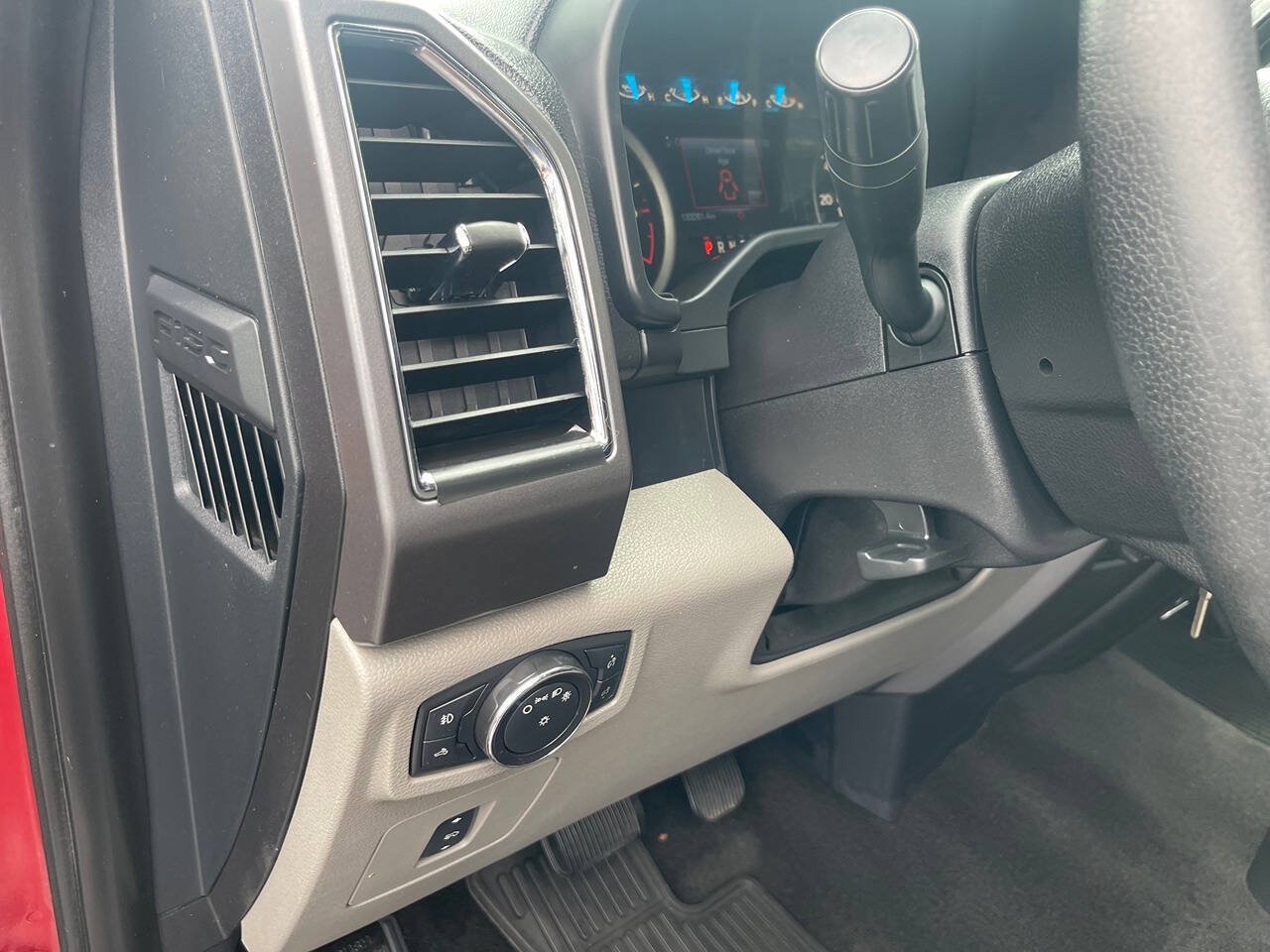 Used 2015 Ford F150 XLT w/ Equipment Group 302A Luxury AWD/4WD image 21