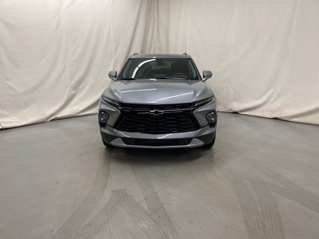 New 2026 Chevrolet Blazer LT w/ LPO, Black Sport Package image 3