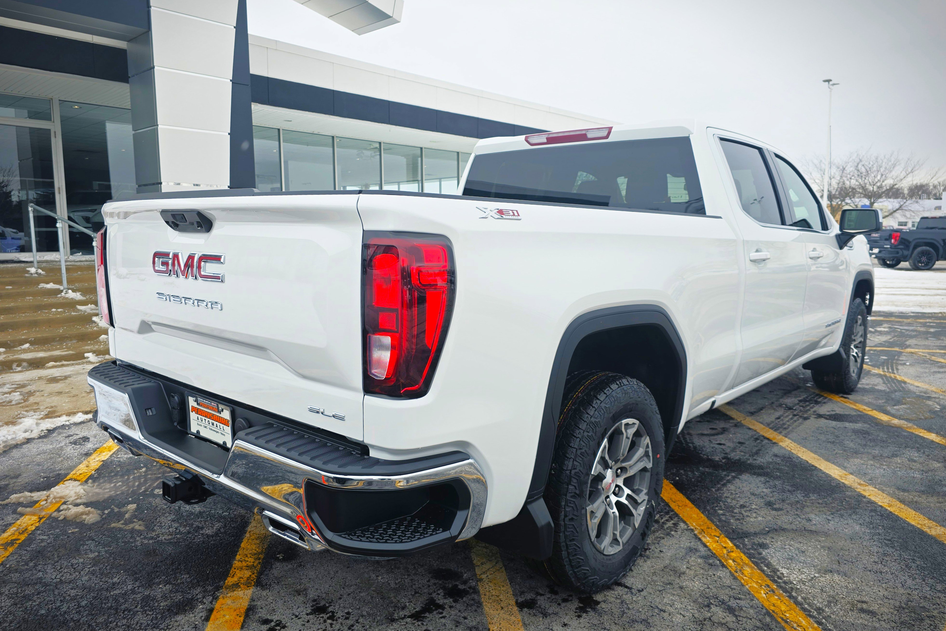New 2026 GMC Sierra 1500 SLE w/ X31 Off-Road Package image 9