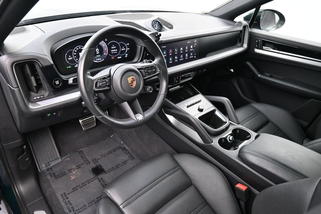Certified 2025 Porsche Cayenne S AWD/4WD image 4