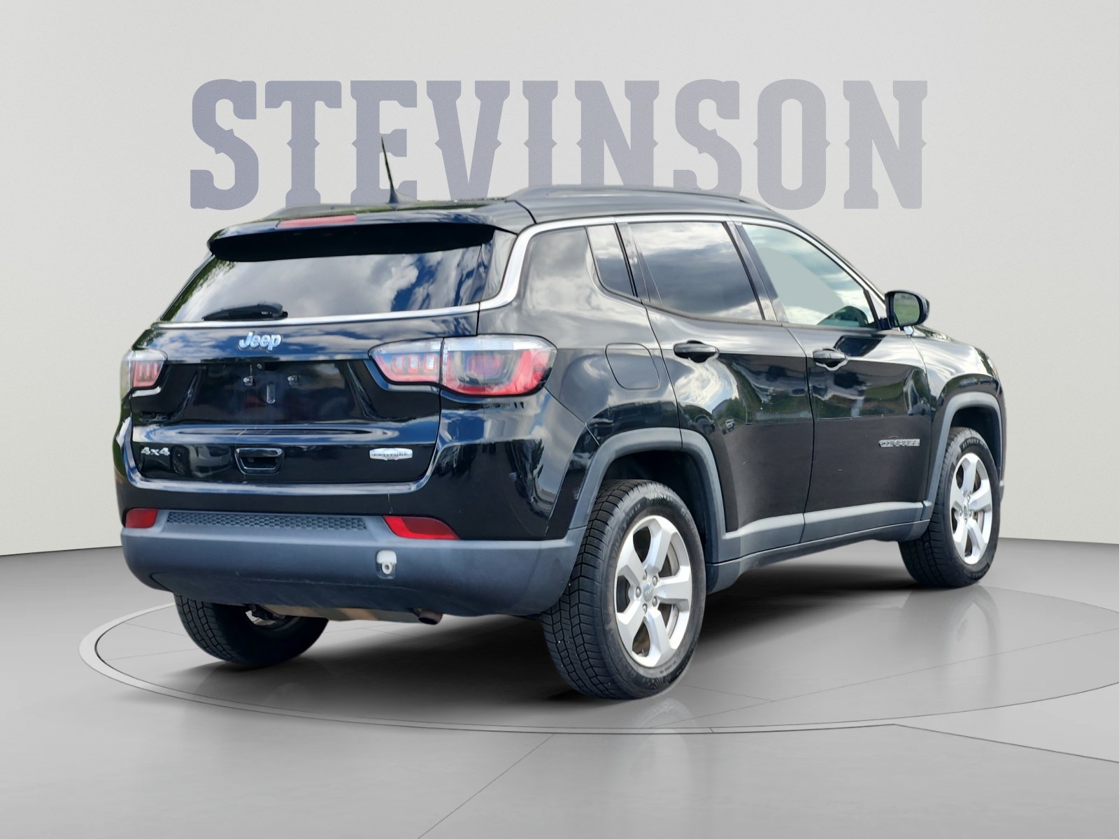Used 2017 Jeep Compass Latitude w/ Popular Equipment Group AWD/4WD image 5