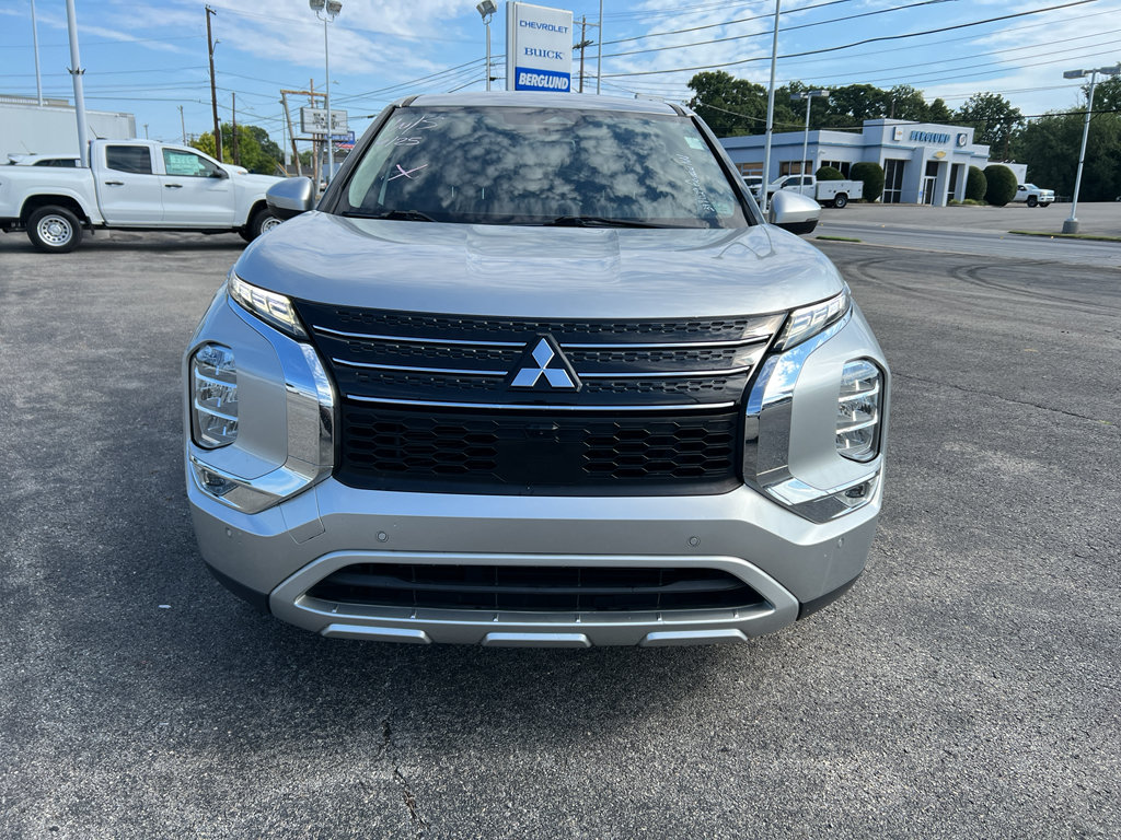 Used 2022 Mitsubishi Outlander SEL Black Edition FWD image 3