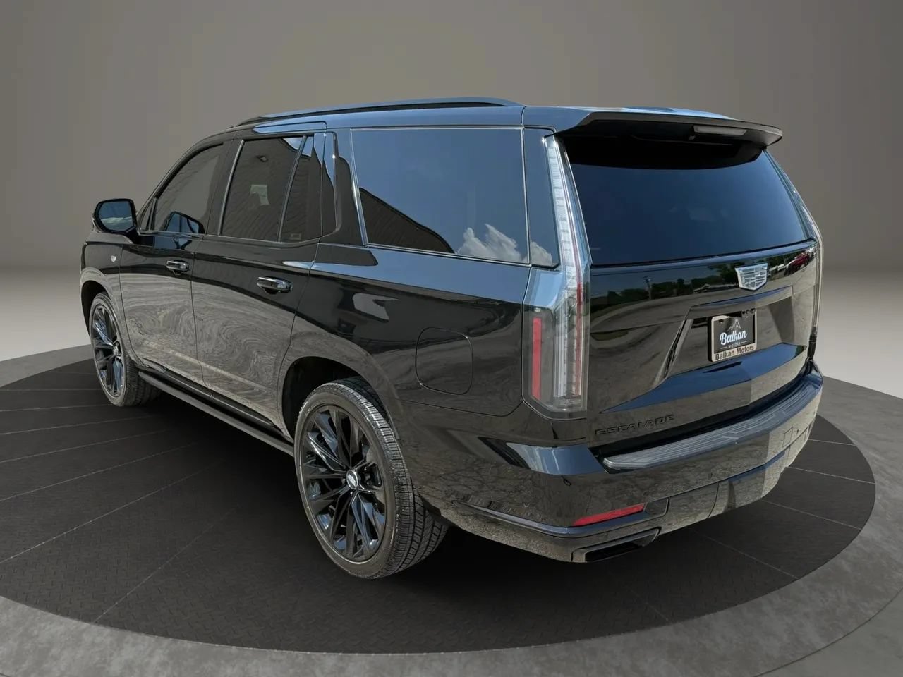 Used 2025 Cadillac Escalade Sport Platinum w/ LPO, ONYX Package AWD/4WD image 13