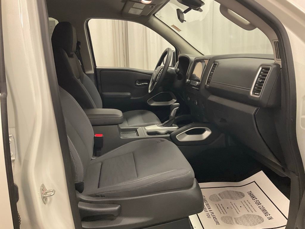 Used 2024 Nissan Frontier SV image 32