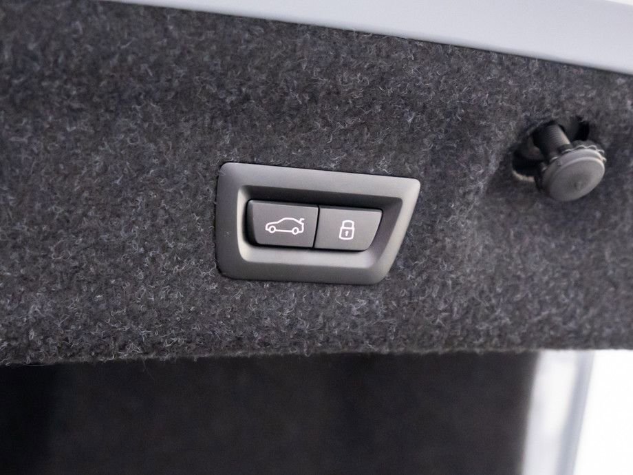 Used 2024 BMW M4 xDrive Competition w/ M Carbon Exterior Package image 33