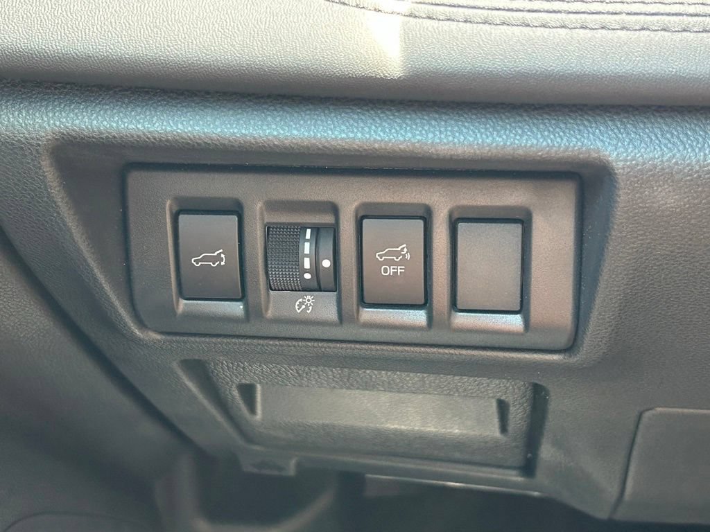 Used 2025 Subaru Outback Wilderness AWD/4WD image 31
