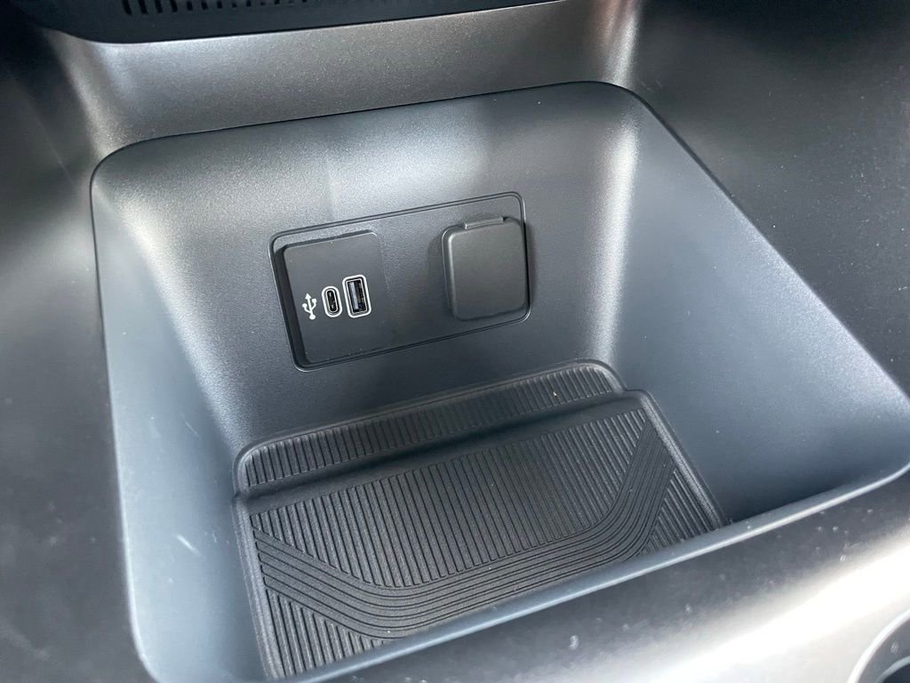 New 2026 Ford Explorer Active image 13