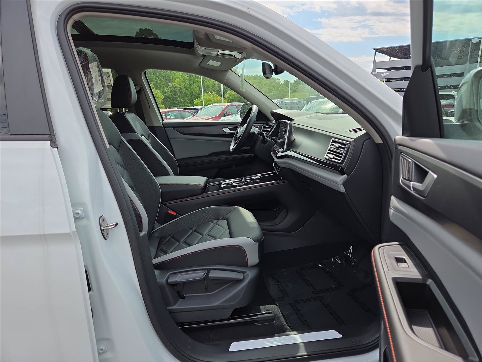 New 2026 Volkswagen Atlas Peak Edition AWD/4WD image 25