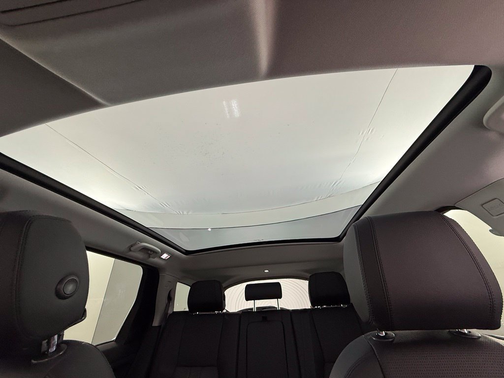 Used 2019 Land Rover Discovery Sport HSE AWD/4WD image 18