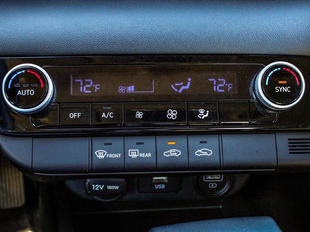 Used 2023 Hyundai Elantra SEL image 23