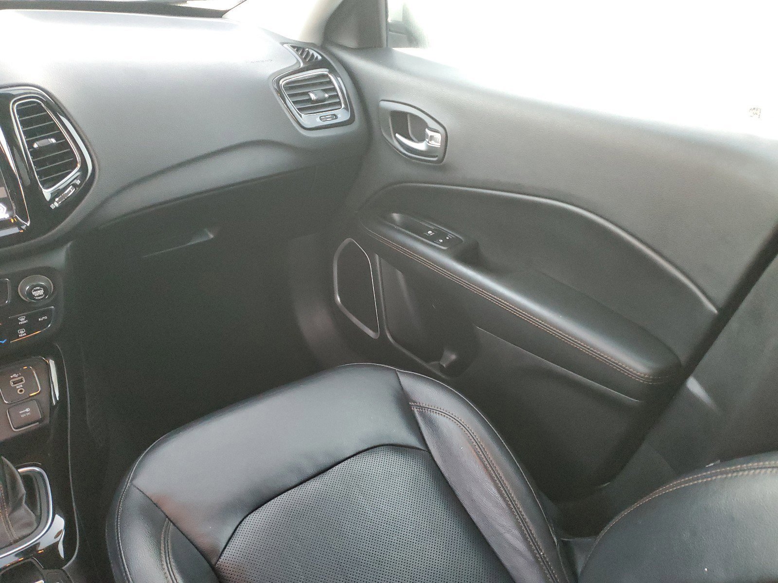 Certified 2019 Jeep Compass Limited image 11