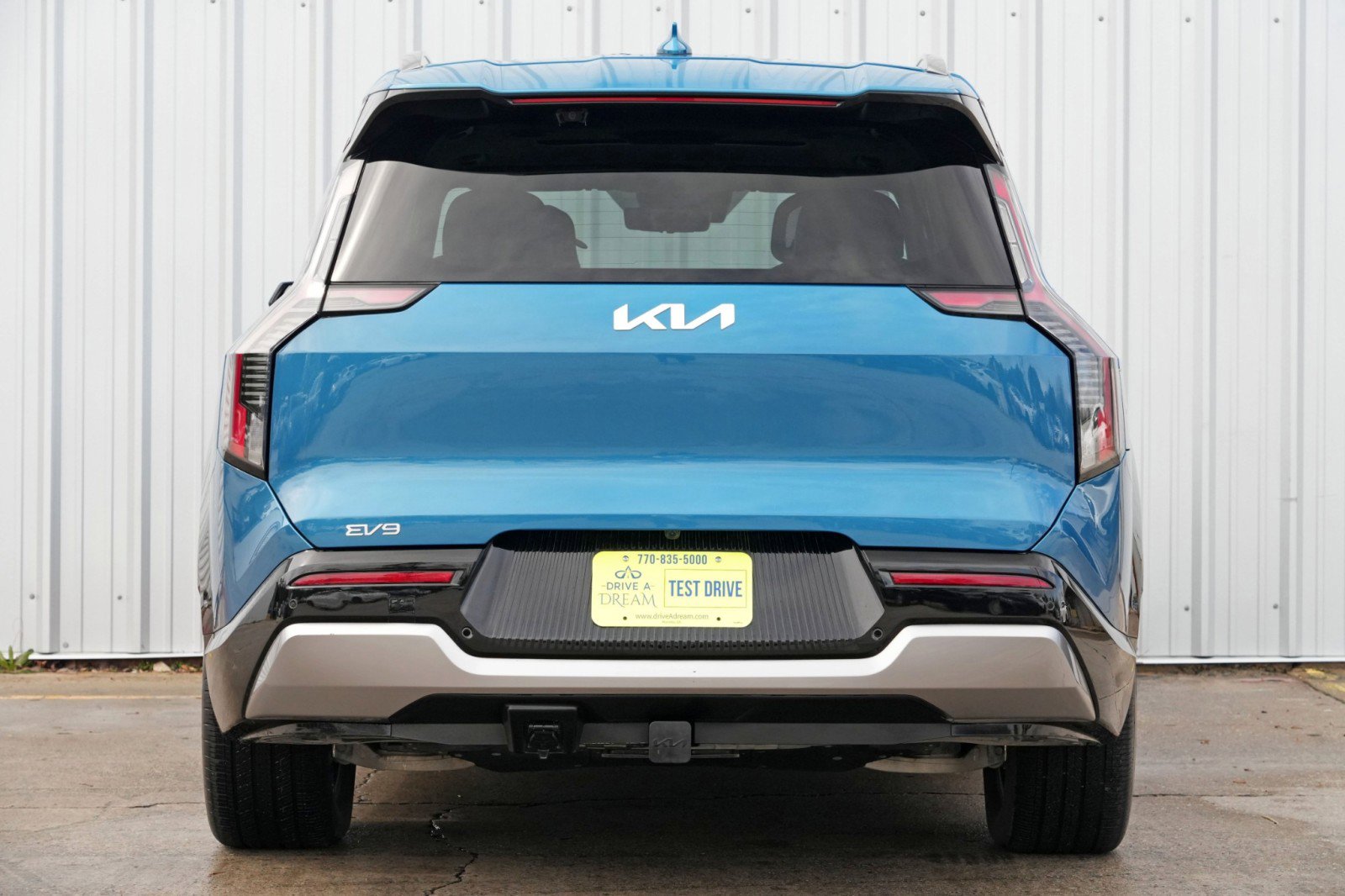 Used 2024 Kia EV9 Land image 11