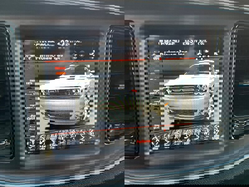 Used 2017 Dodge Challenger R/T image 29