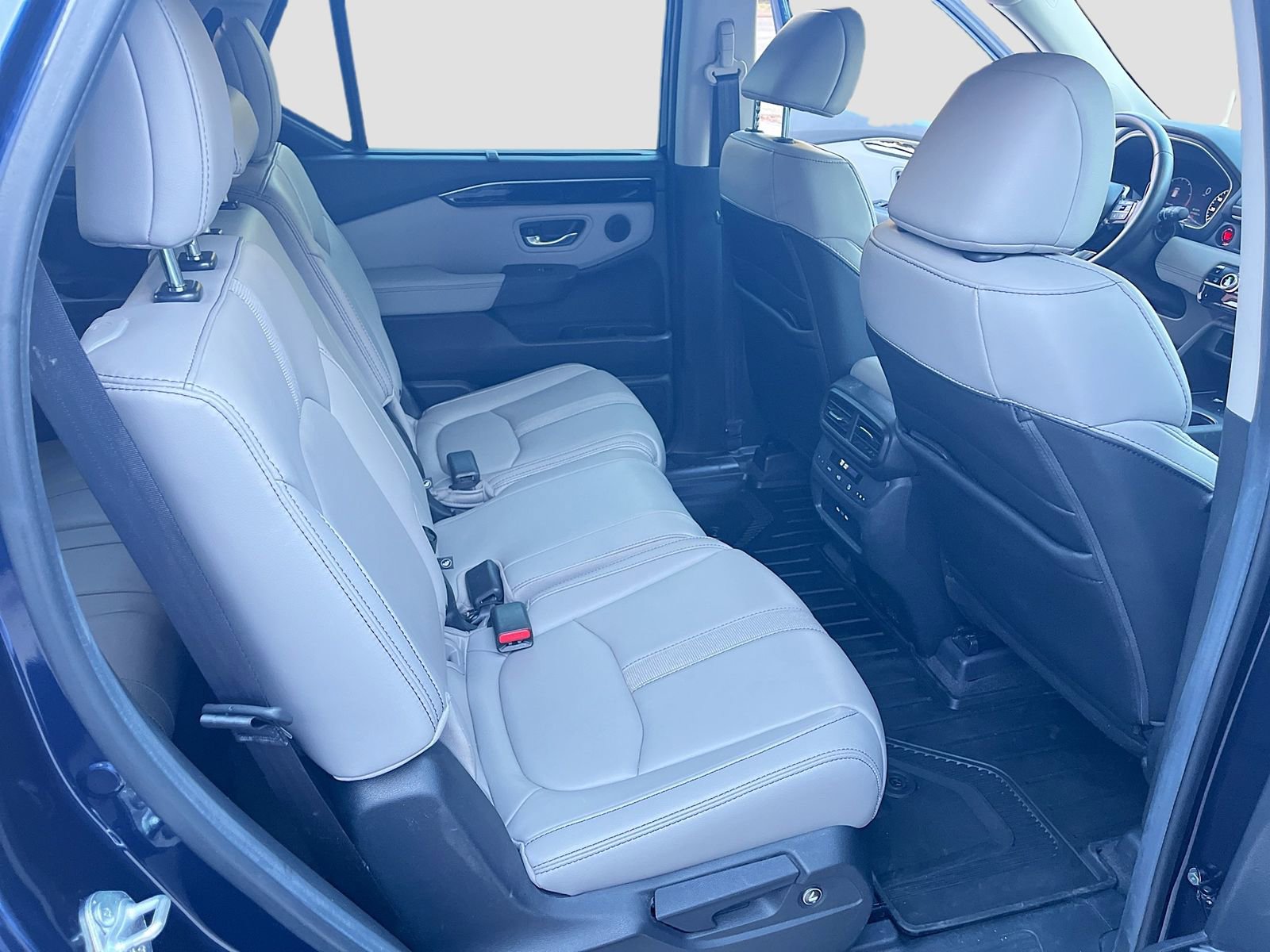 Used 2025 Honda Pilot EX-L image 28