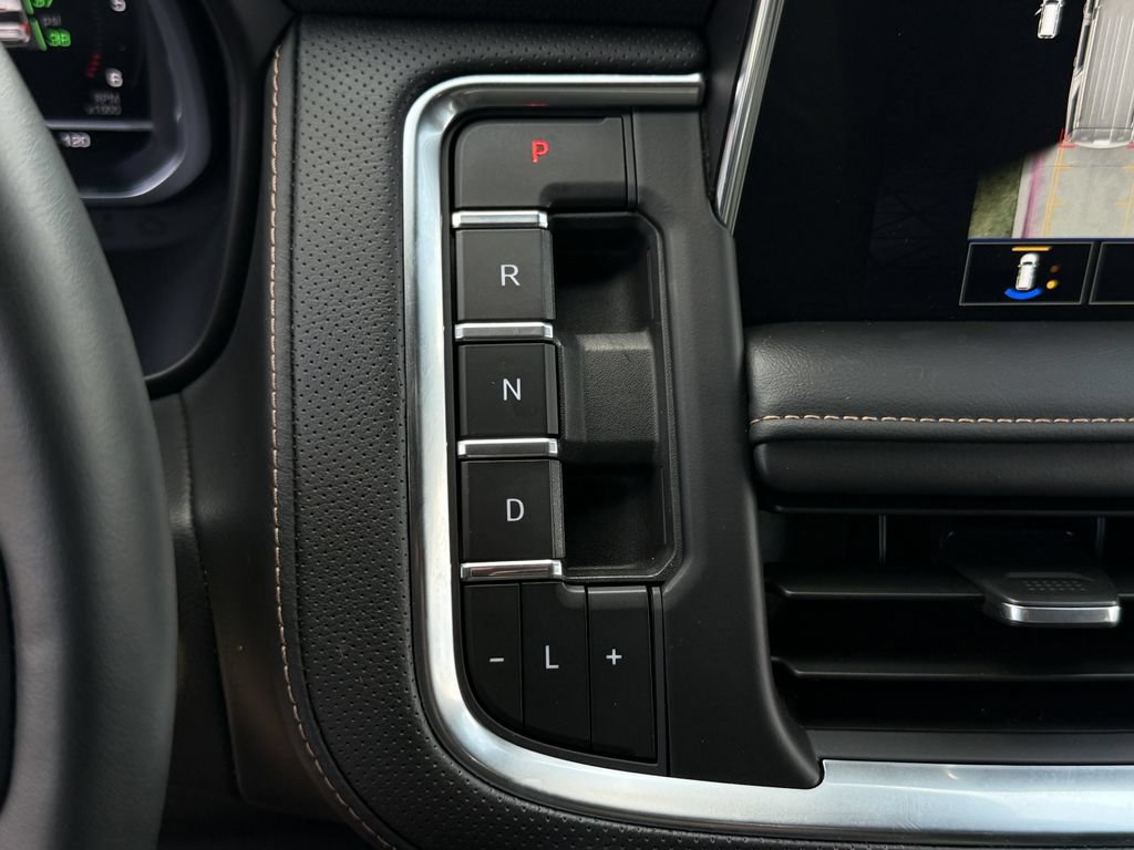 Used 2023 GMC Yukon XL AT4 w/ AT4 Premium Package AWD/4WD image 20