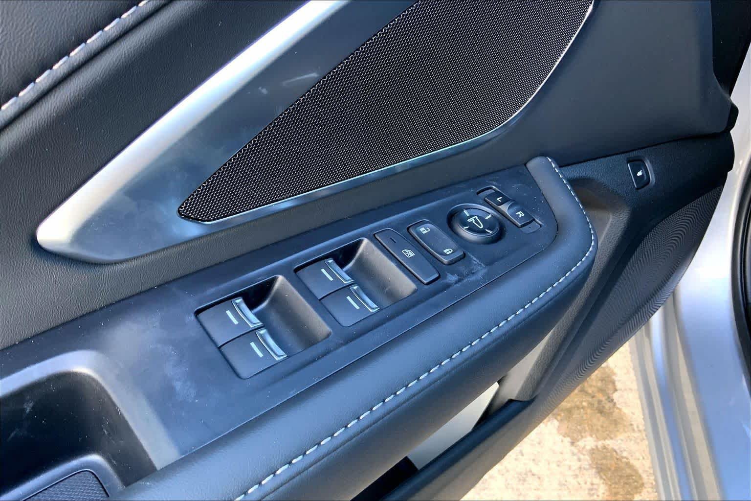 New 2026 Acura RDX SH-AWD image 18