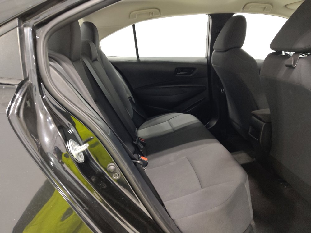 Used 2022 Toyota Corolla LE image 19