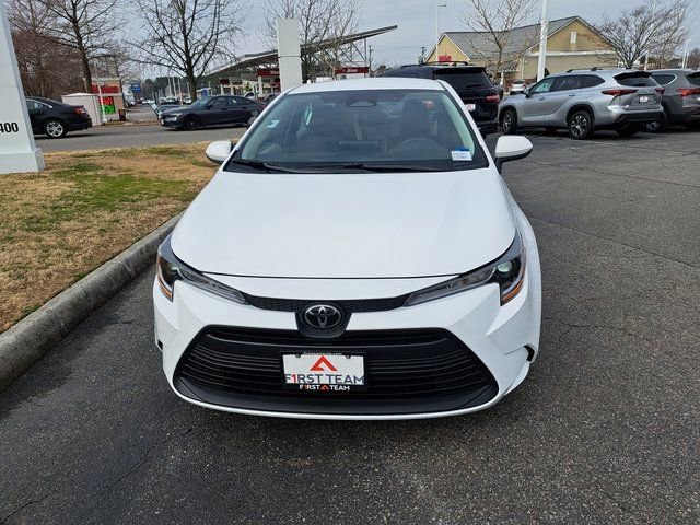 Used 2026 Toyota Corolla LE image 3
