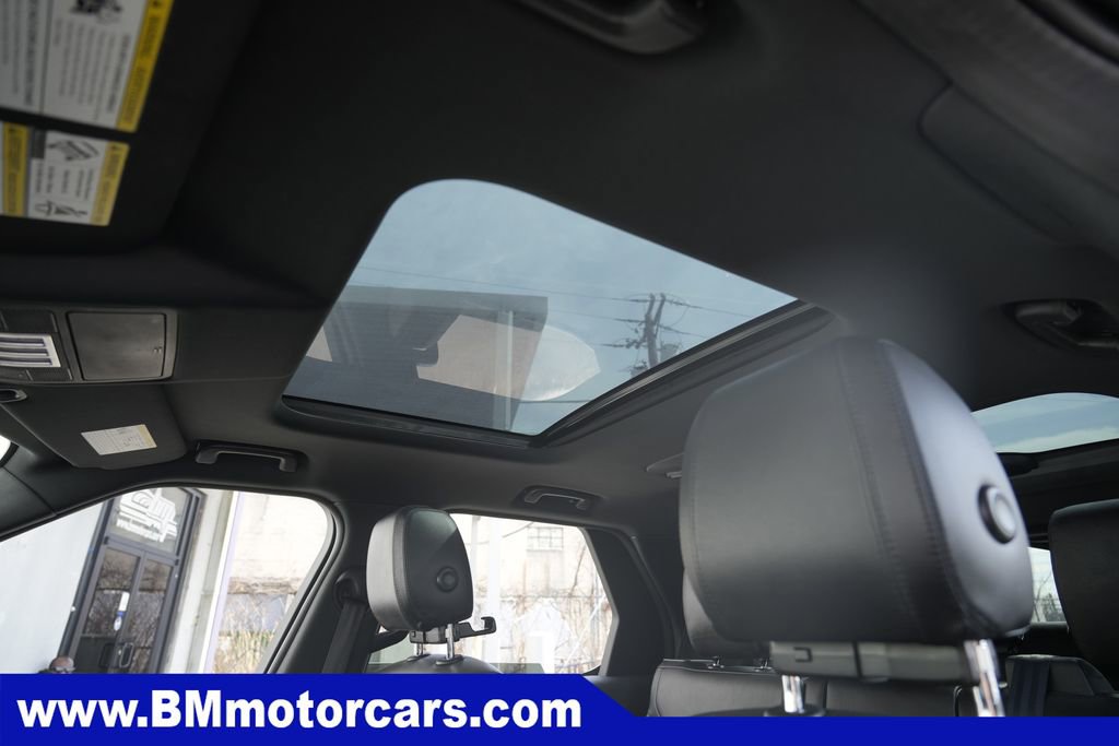 Used 2019 Land Rover Discovery HSE AWD/4WD image 17