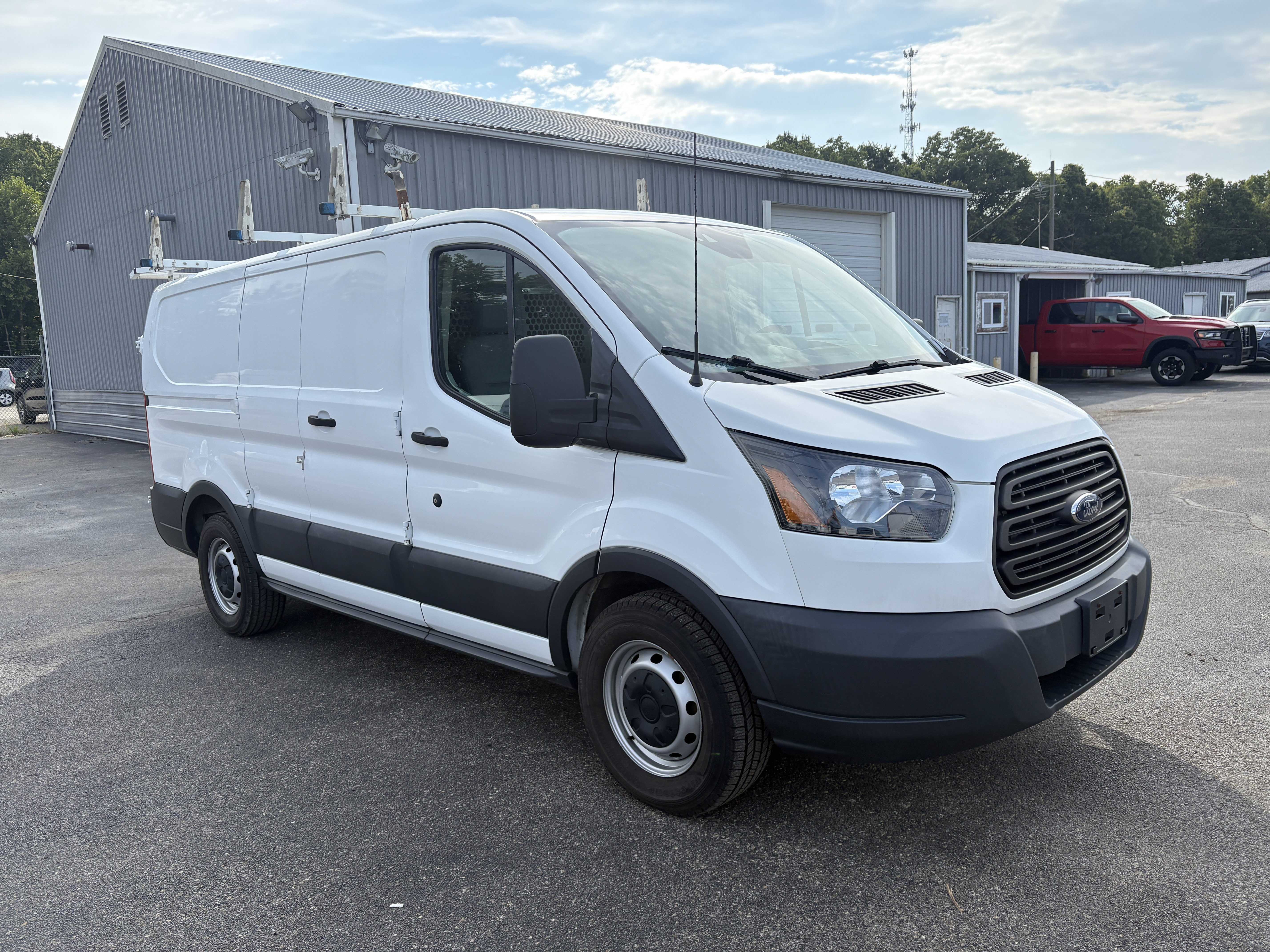 Used 2017 Ford Transit 150 130 Low Roof RWD image 5