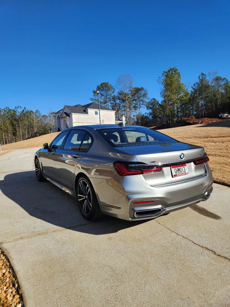Used 2022 BMW 750i xDrive w/ M Sport Package image 7