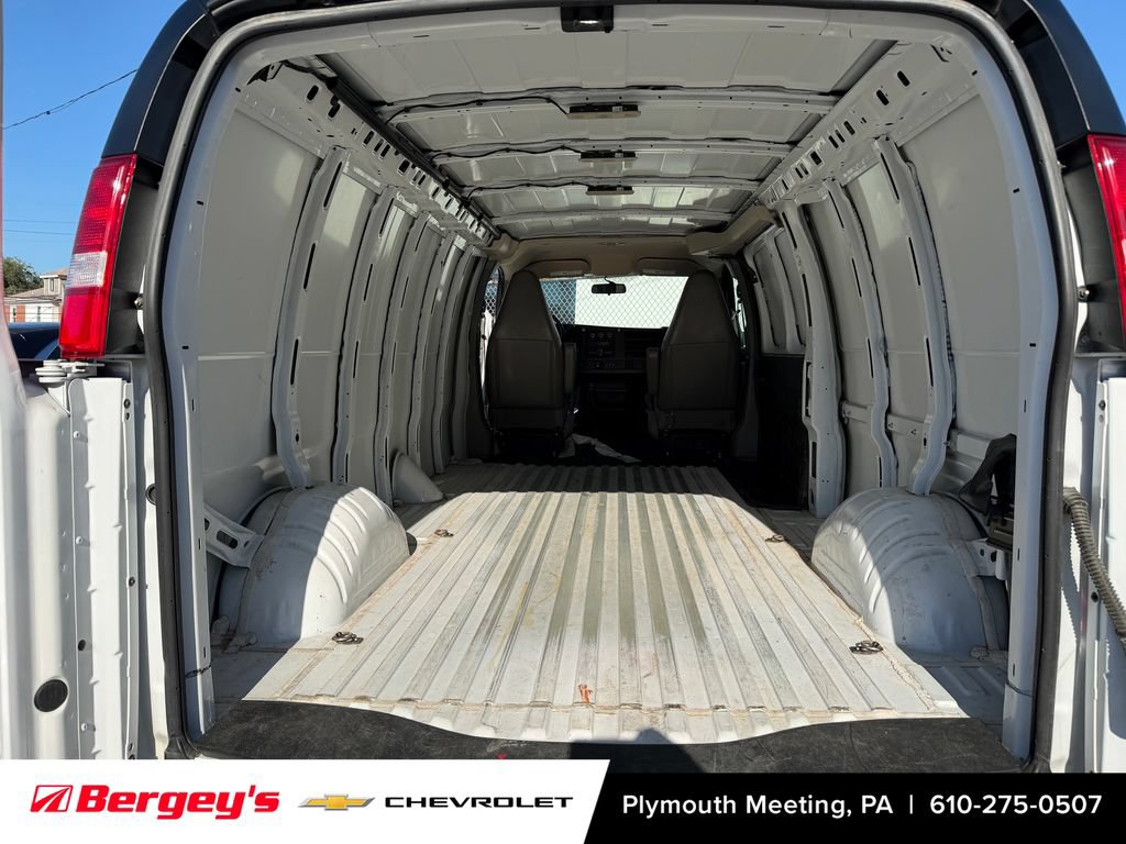 Used 2025 Chevrolet Express 2500 Extended w/ Driver Convenience Package RWD image 10