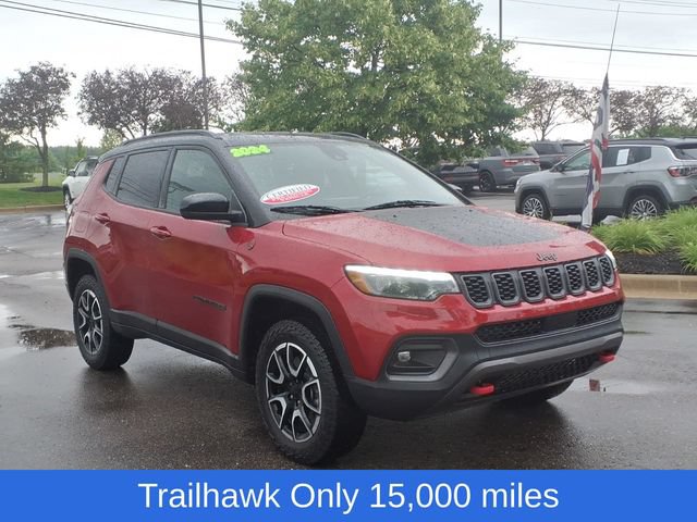 Certified 2024 Jeep Compass Trailhawk w/ Trailhawk Elite Group AWD/4WD image 3