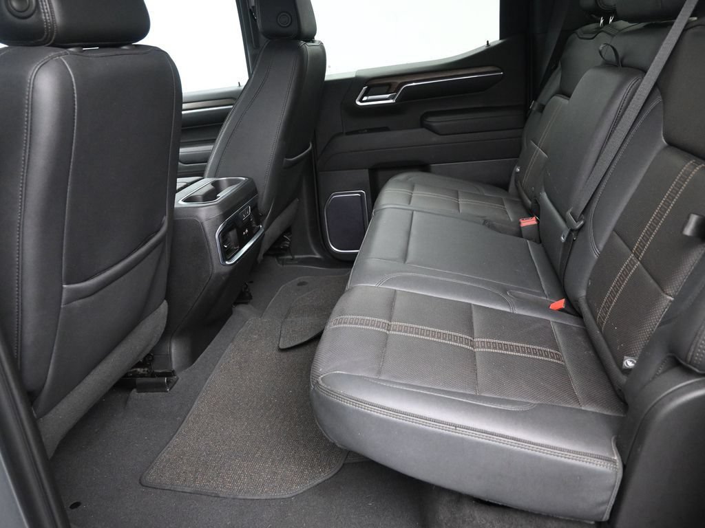 Used 2023 Chevrolet Silverado 1500 High Country RWD image 14