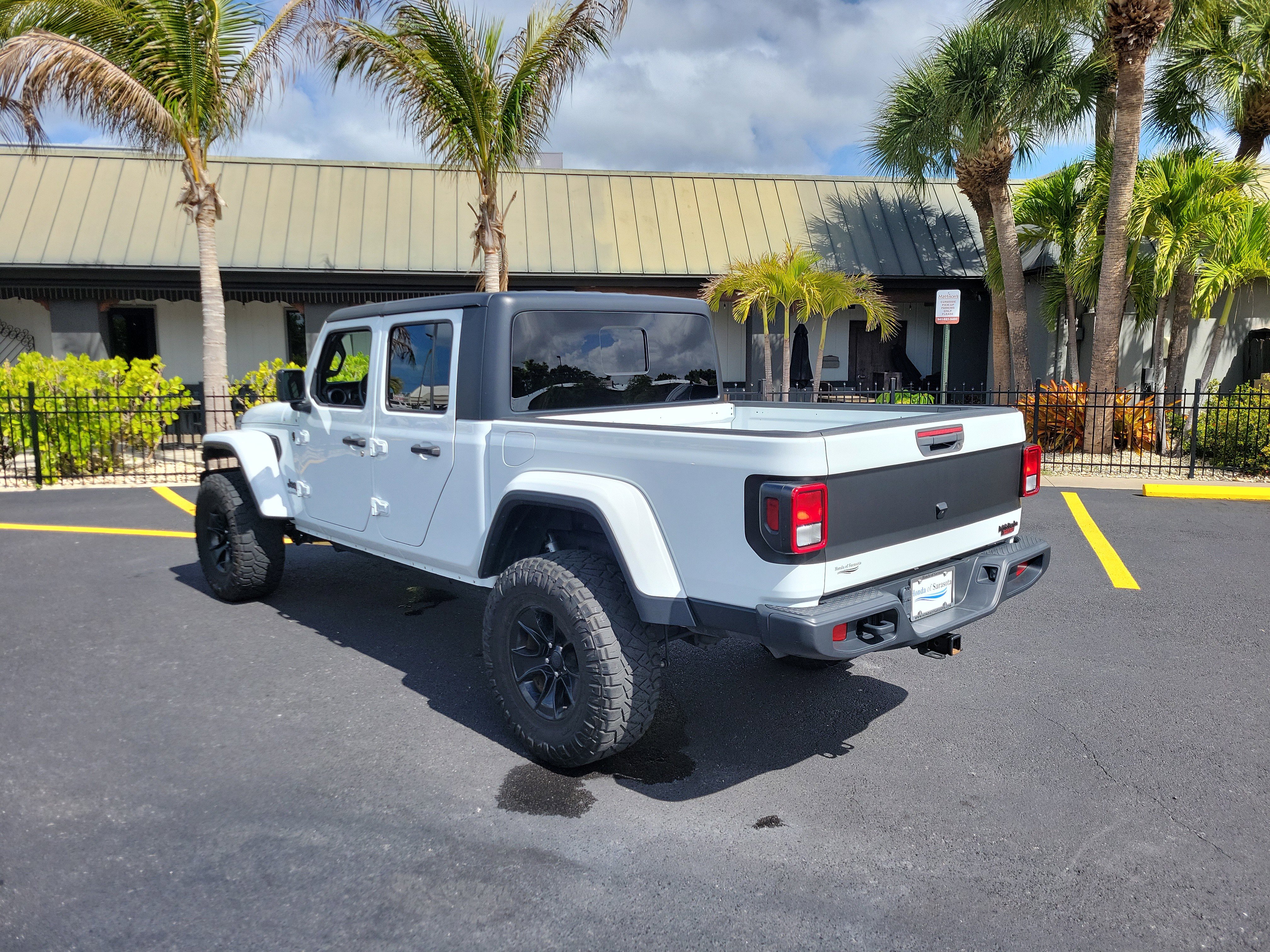 Used 2021 Jeep Gladiator Sport image 8