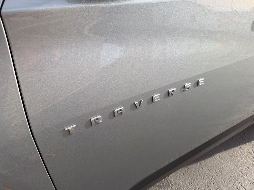 Used 2023 Chevrolet Traverse LT image 8
