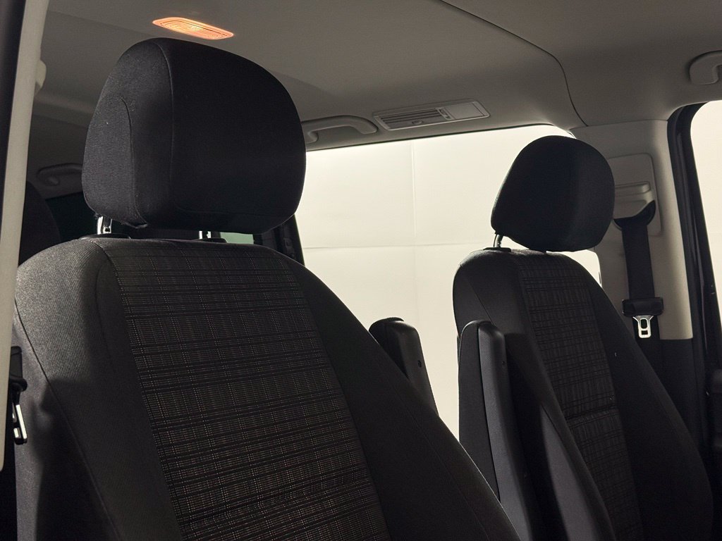 Used 2018 Mercedes-Benz Metris Passenger image 17
