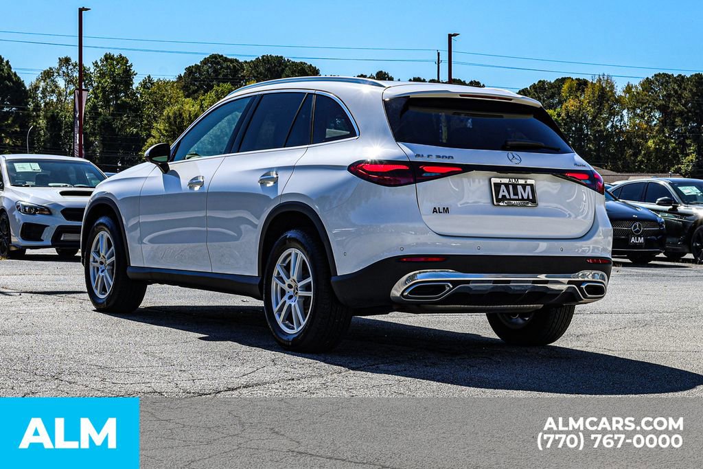 Used 2025 Mercedes-Benz GLC 300 4MATIC image 7