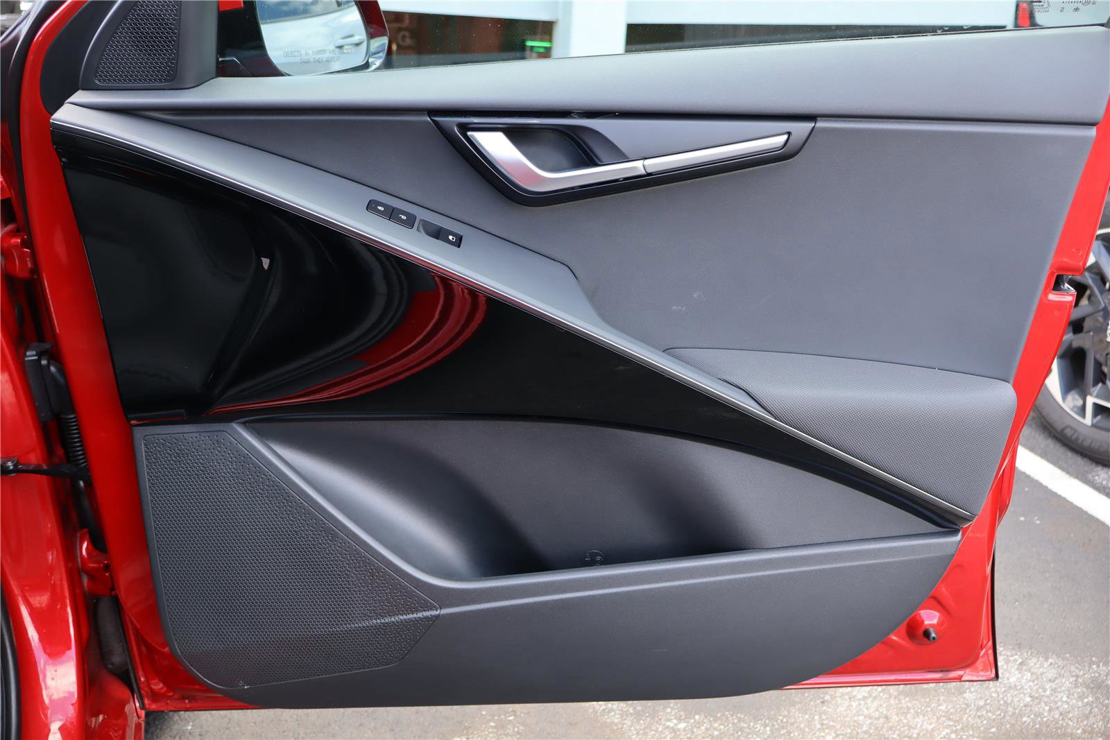 Certified 2025 Kia Niro EX Touring image 28