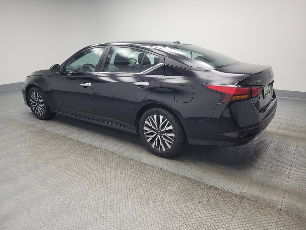 Used 2024 Nissan Altima 2.5 SV image 3