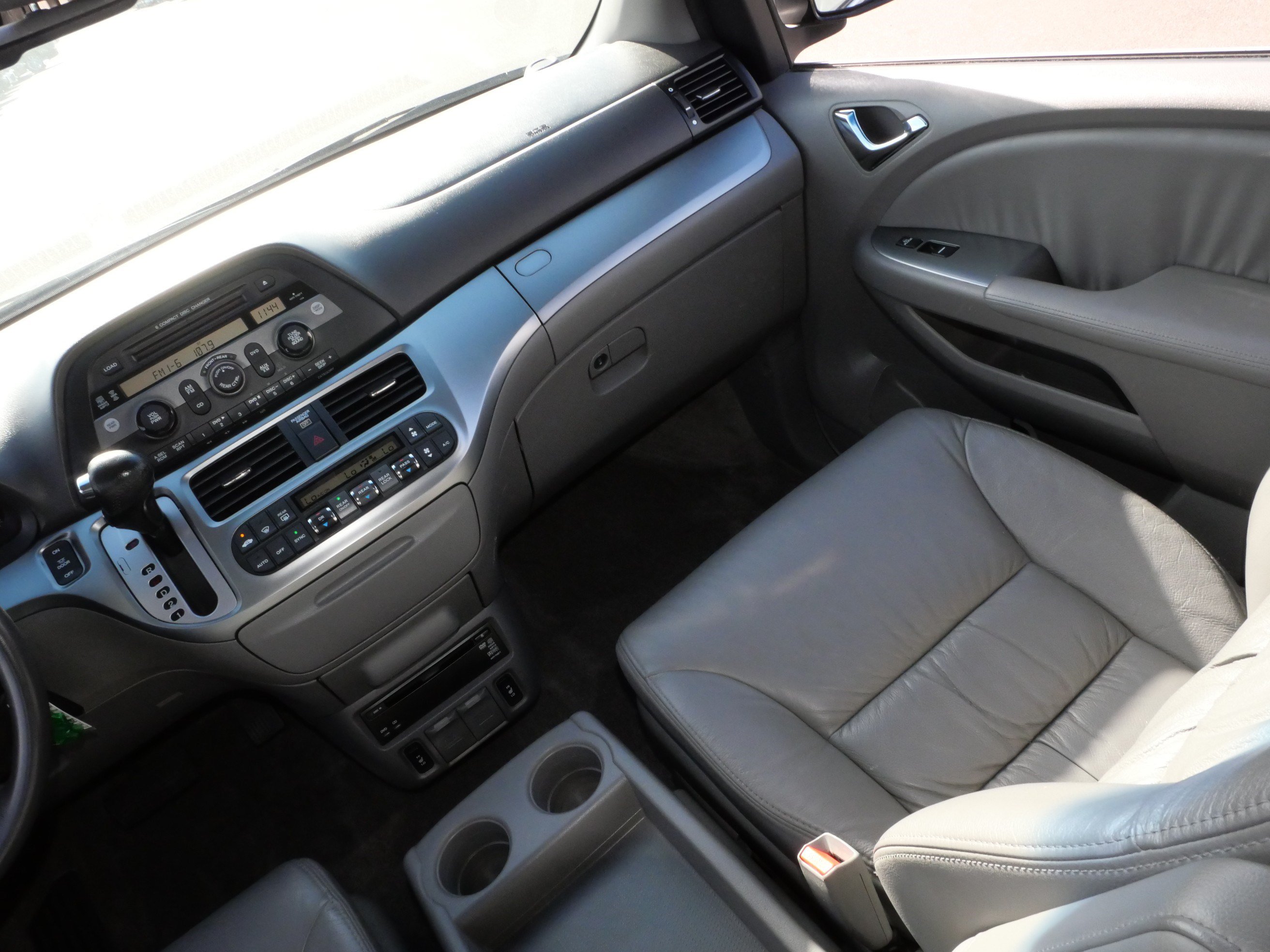 Used 2010 Honda Odyssey EX-L image 11