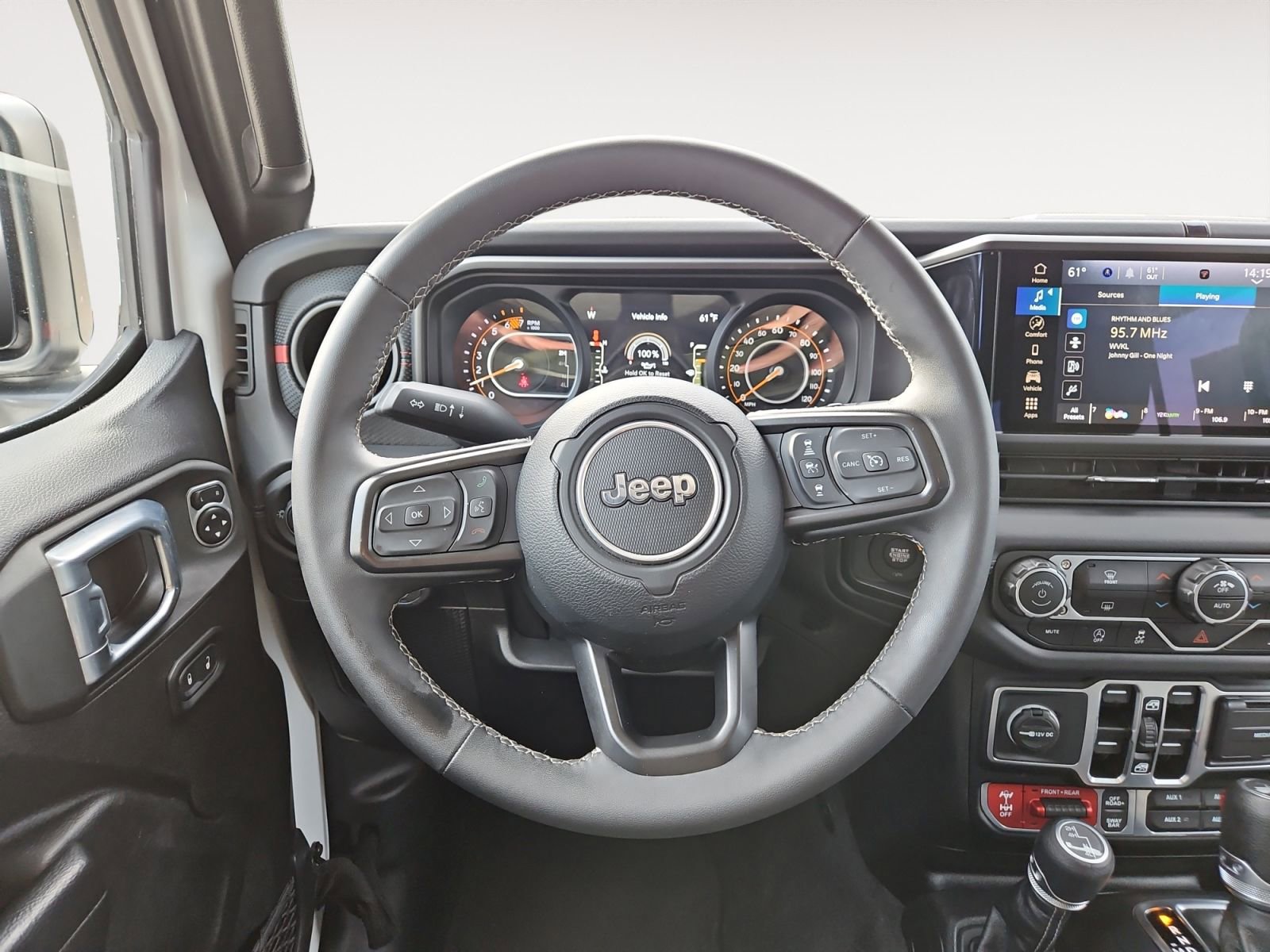 Used 2025 Jeep Wrangler Unlimited Rubicon image 12