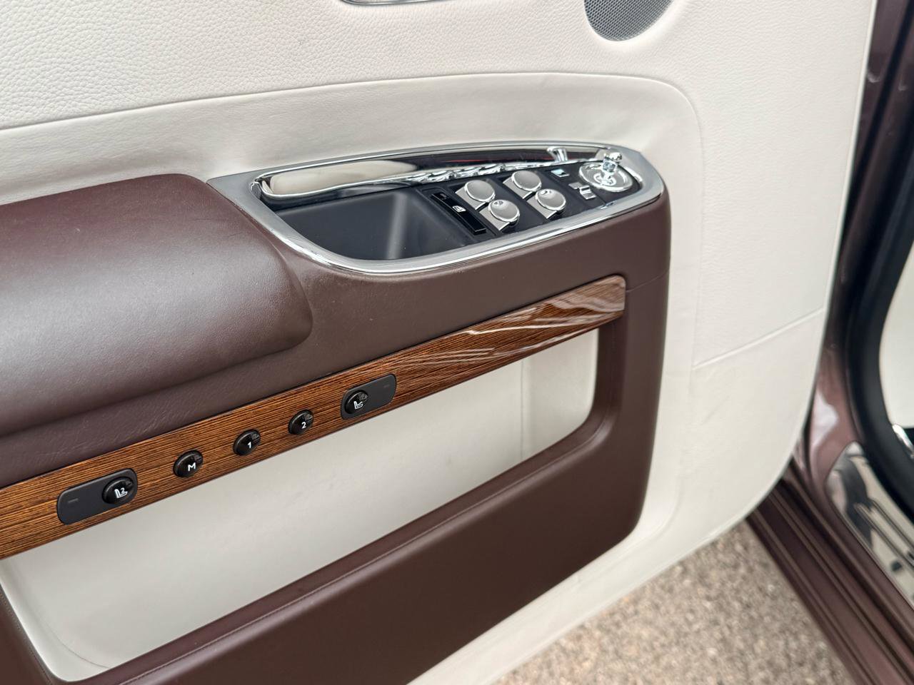 Used 2012 Rolls-Royce Ghost RWD image 22