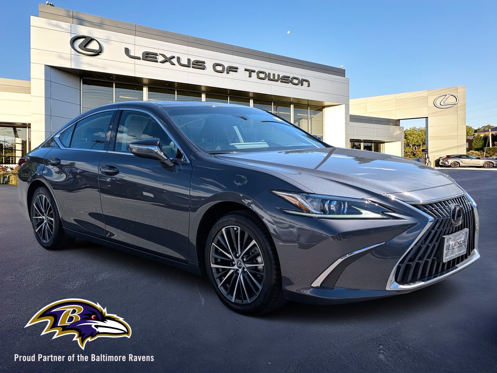 Used 2025 Lexus ES 300h w/ Premium Package