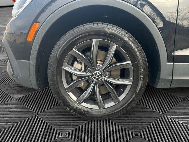 Used 2022 Volkswagen Tiguan SE image 14