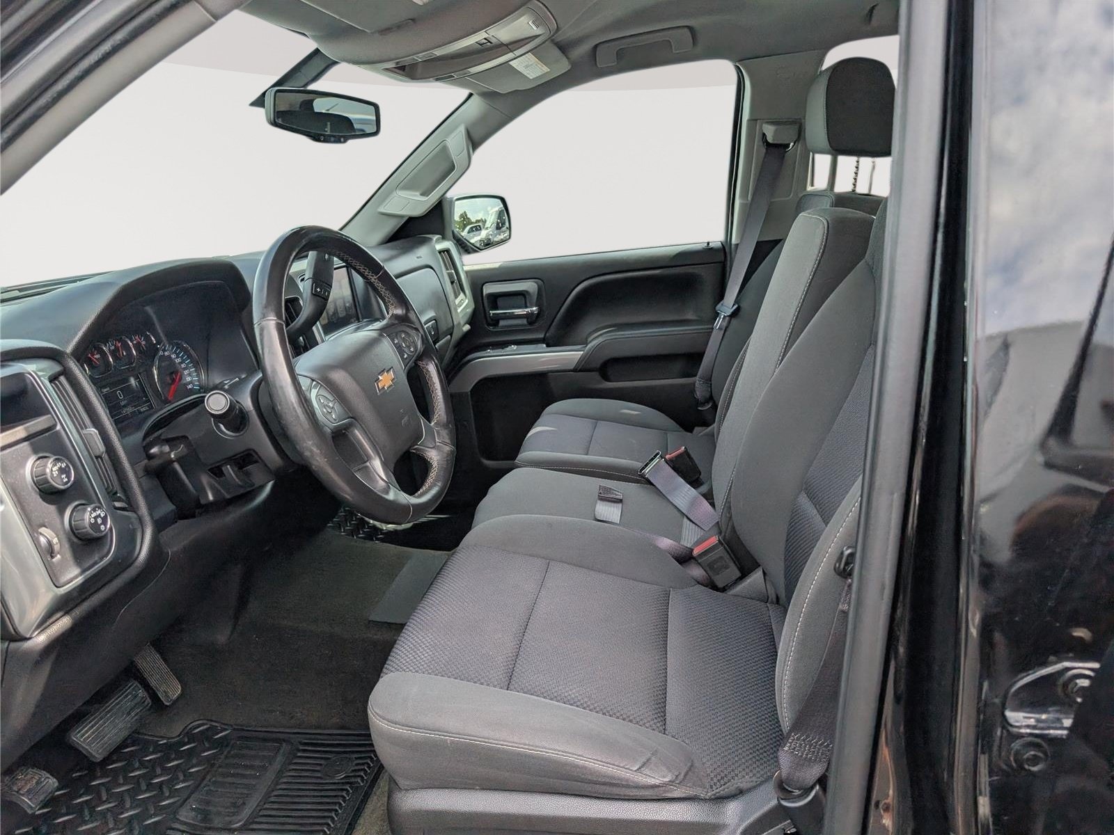 Used 2017 Chevrolet Silverado 1500 LT AWD/4WD image 14
