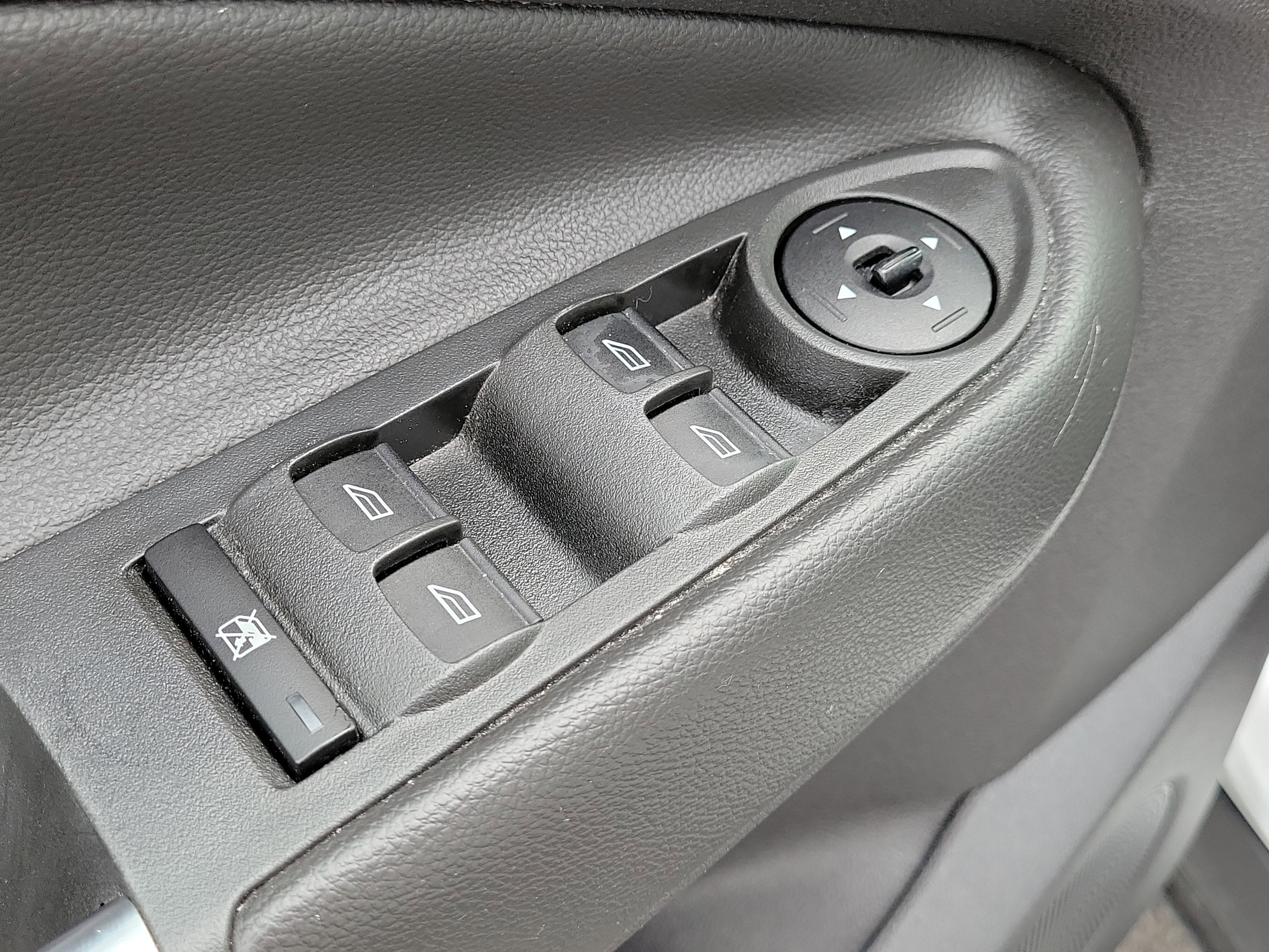 Used 2014 Ford Escape SE w/ Equipment Group 201A image 17