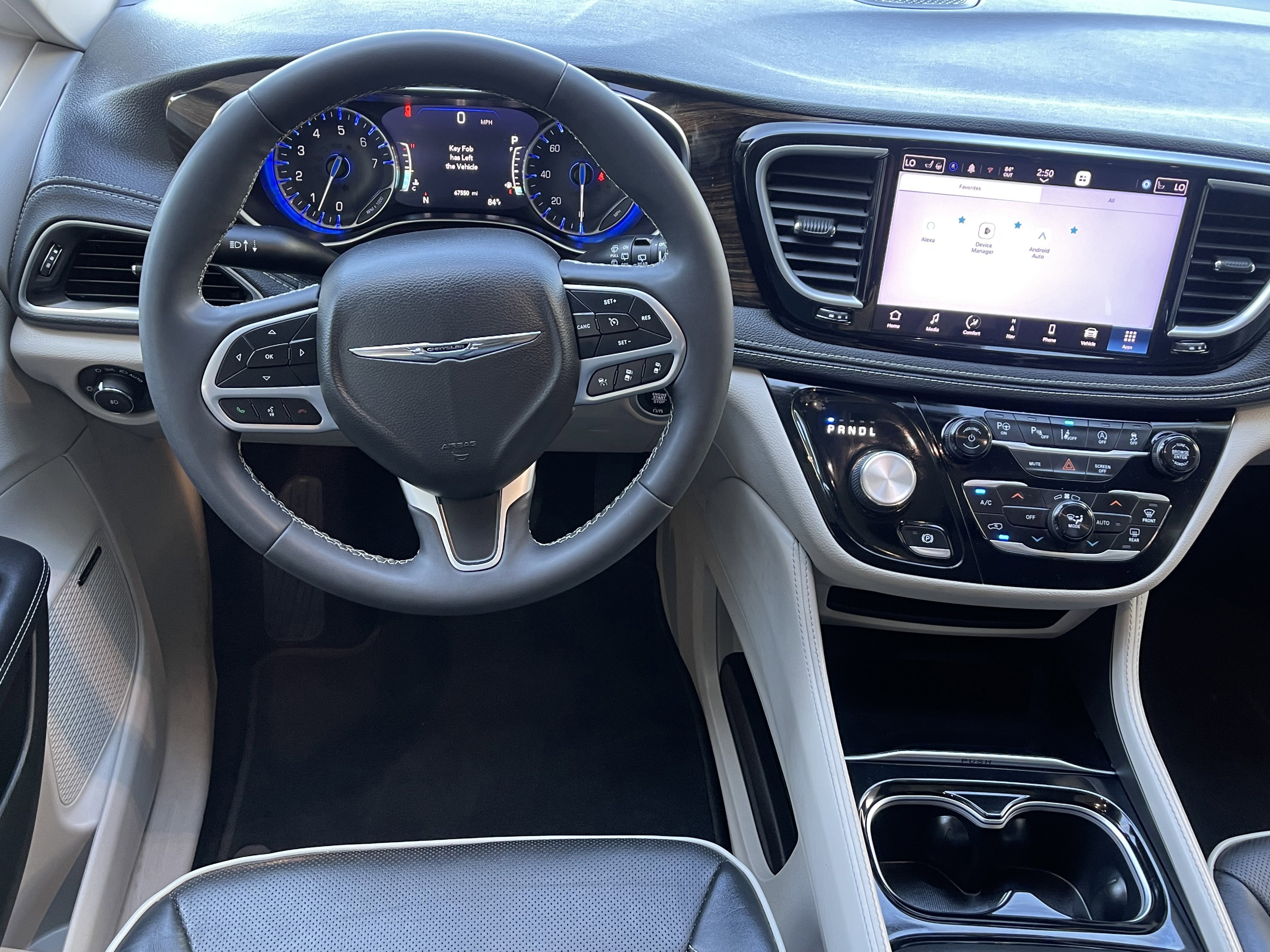Used 2022 Chrysler Pacifica Limited FWD image 25