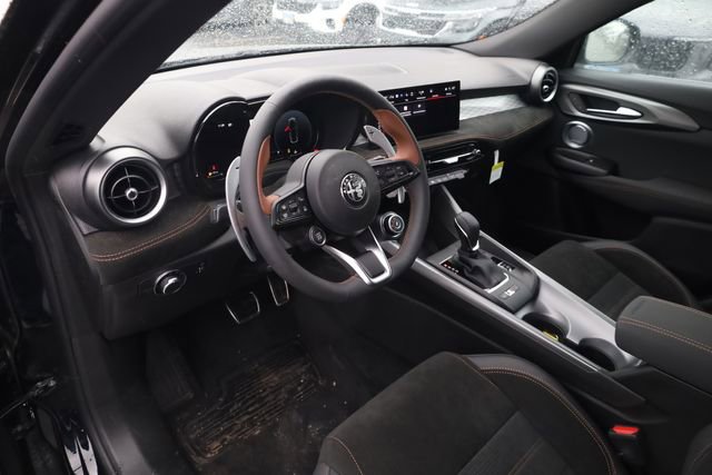 New 2025 Alfa Romeo Tonale image 8