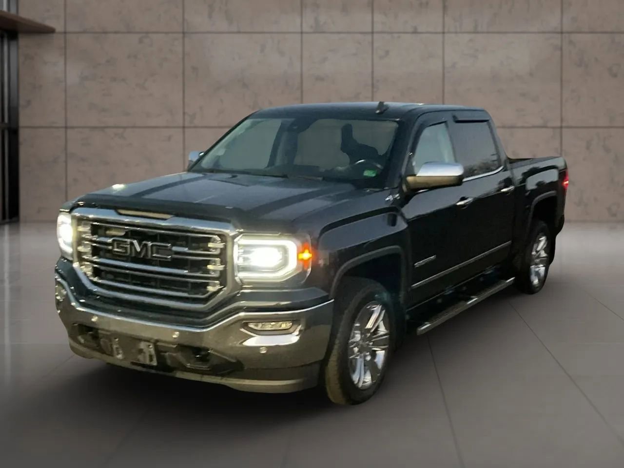 Used 2017 GMC Sierra 1500 SLT image 1