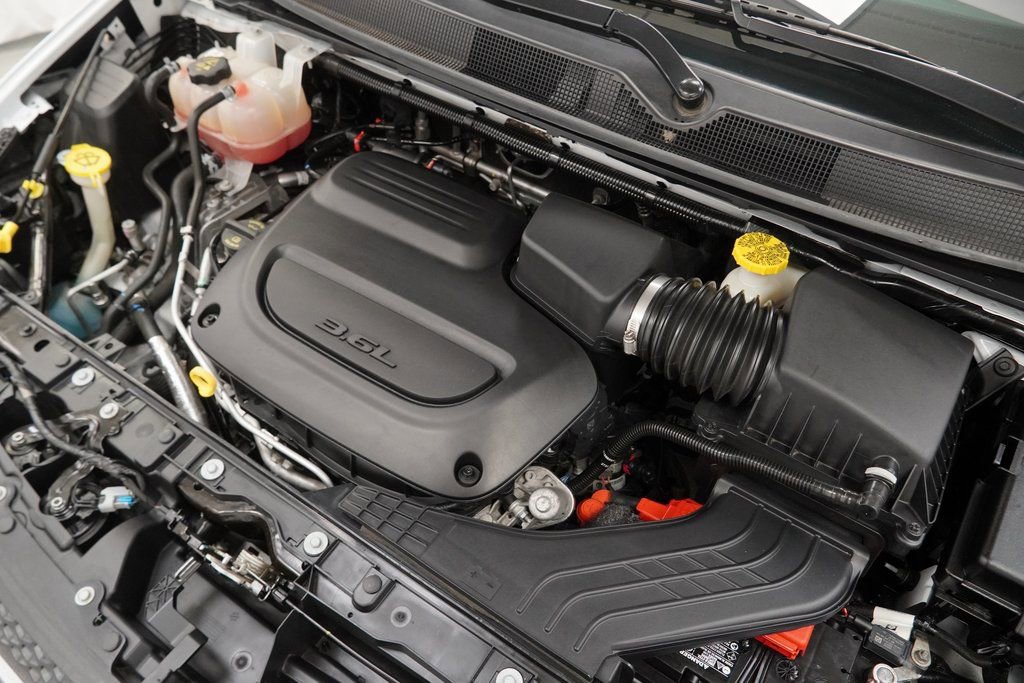 Used 2023 Chrysler Voyager LX image 49