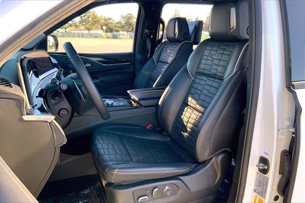 Certified 2024 Cadillac Escalade ESV V w/ LPO, ONYX Package image 10