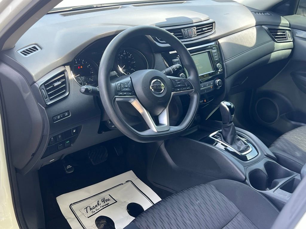 Used 2020 Nissan Rogue S FWD image 11
