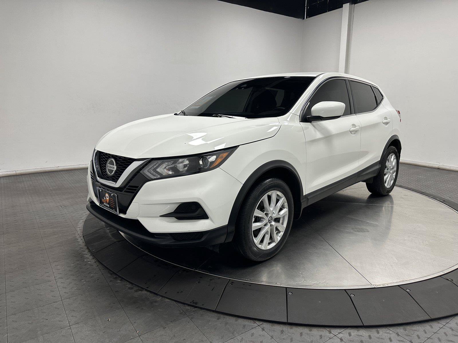 Used 2020 Nissan Rogue Sport S w/ Appearance Package FWD image 1