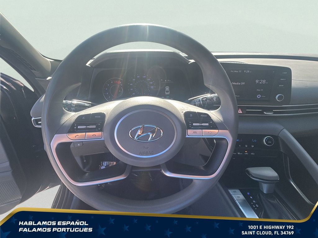 Used 2023 Hyundai Elantra SEL w/ Preferred Accessory Package FWD image 16