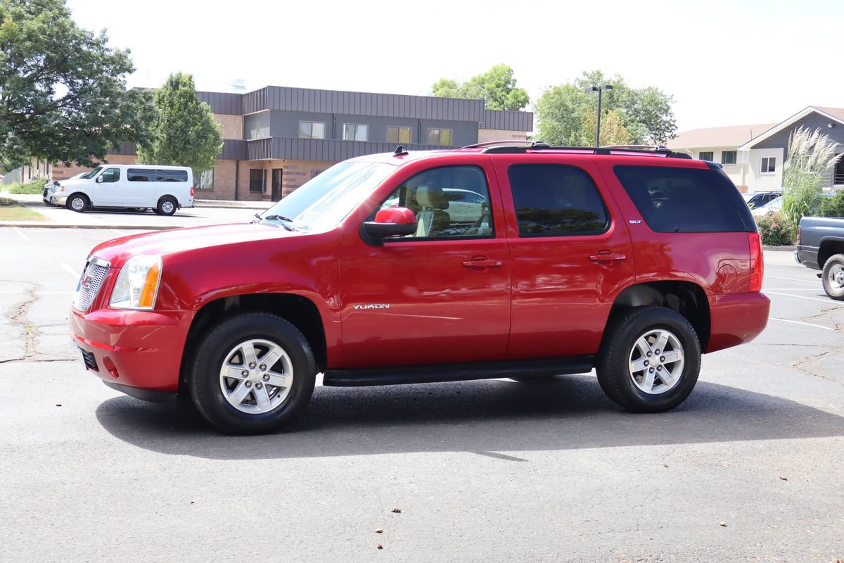 Used 2013 GMC Yukon SLT w/ SLT-2 Equipment Package AWD/4WD image 10